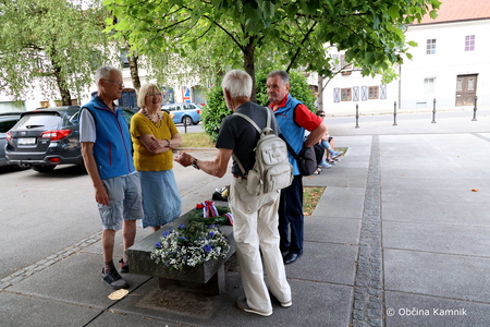 Spominska slovesnost na Trgu talcev v Kamniku (1)